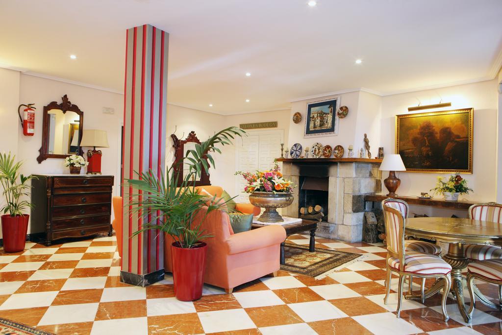 Hotel Restaurante Risco ลาเรโด ภายนอก รูปภาพ