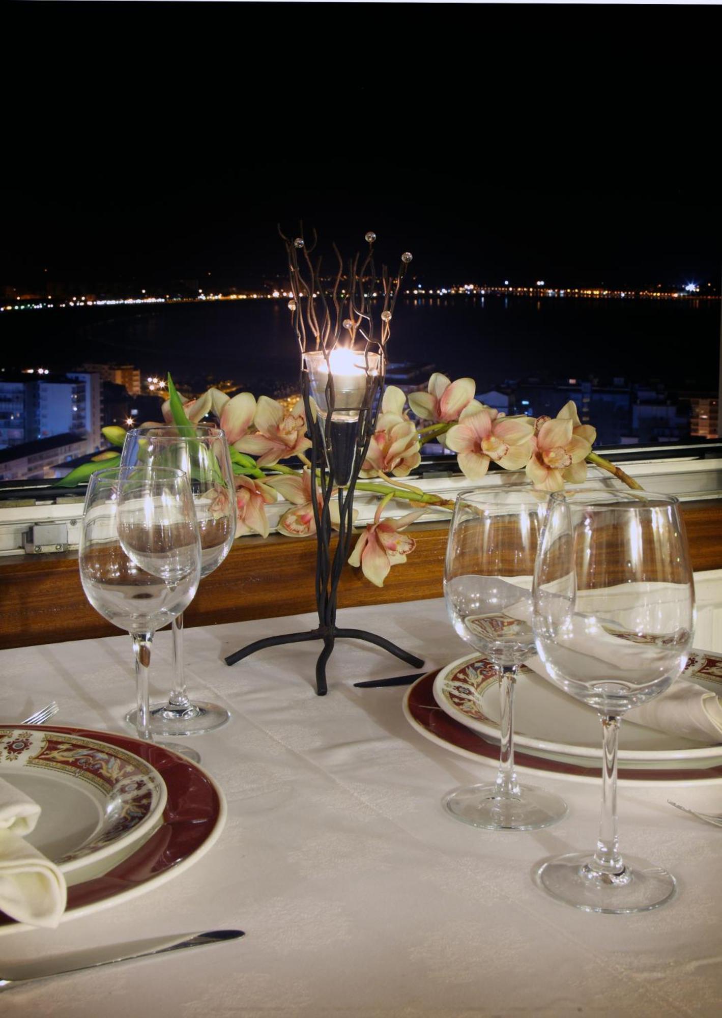 Hotel Restaurante Risco ลาเรโด ภายนอก รูปภาพ