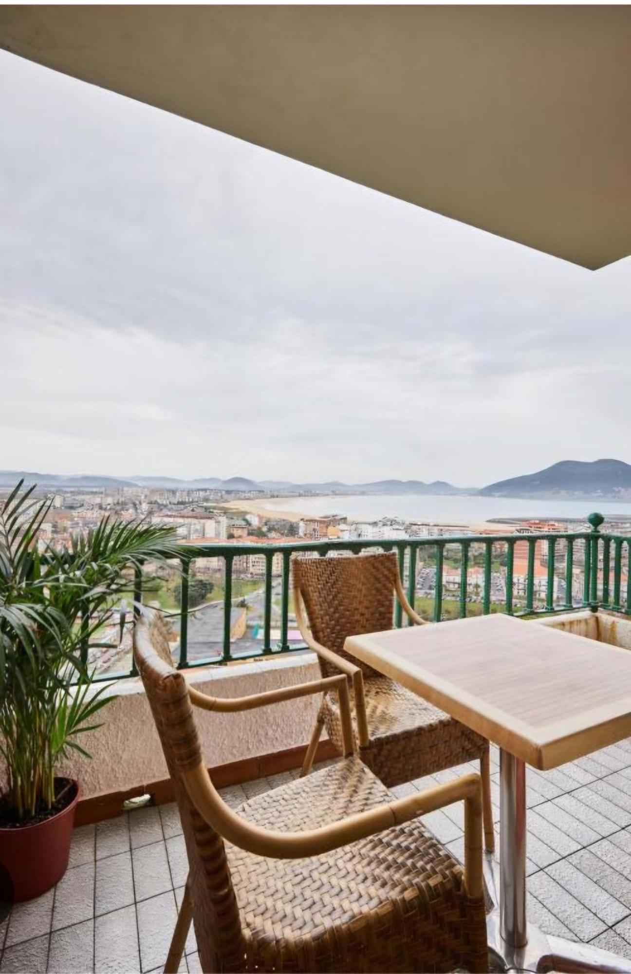 Hotel Restaurante Risco ลาเรโด ภายนอก รูปภาพ